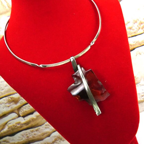 Modernist Freeform Amber Pendant With 925 Sterling Silver Omega Wire - Rare Gift - Picture 6 of 16